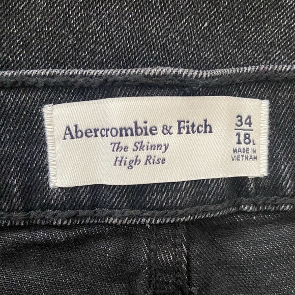NWT AbercrombieThe Skinny High Rise Split Hem Jeans Black Plus NWT 34/18 Tall - Picture 7 of 8